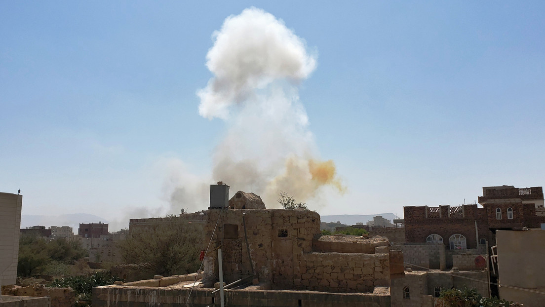 رسانه ها: ائتلاف سعودی از حمله هوایی به یمن خبر داد - "او صنعا و اطراف آن را بمباران خواهد کرد"