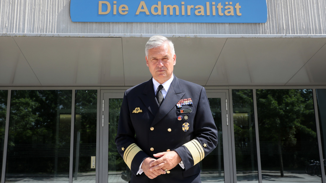 فرمانده نیروی دریایی آلمان شجاعت نشان می دهد که نظر خود را داشته باشد: "روسیه سزاوار احترام است"