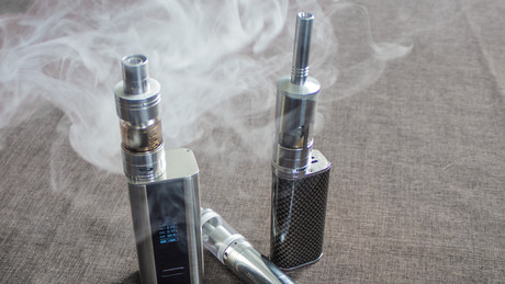 Lebensgefahr durch E-Zigaretten-Konsum? 12-jähriger Junge nach Vaping verstorben