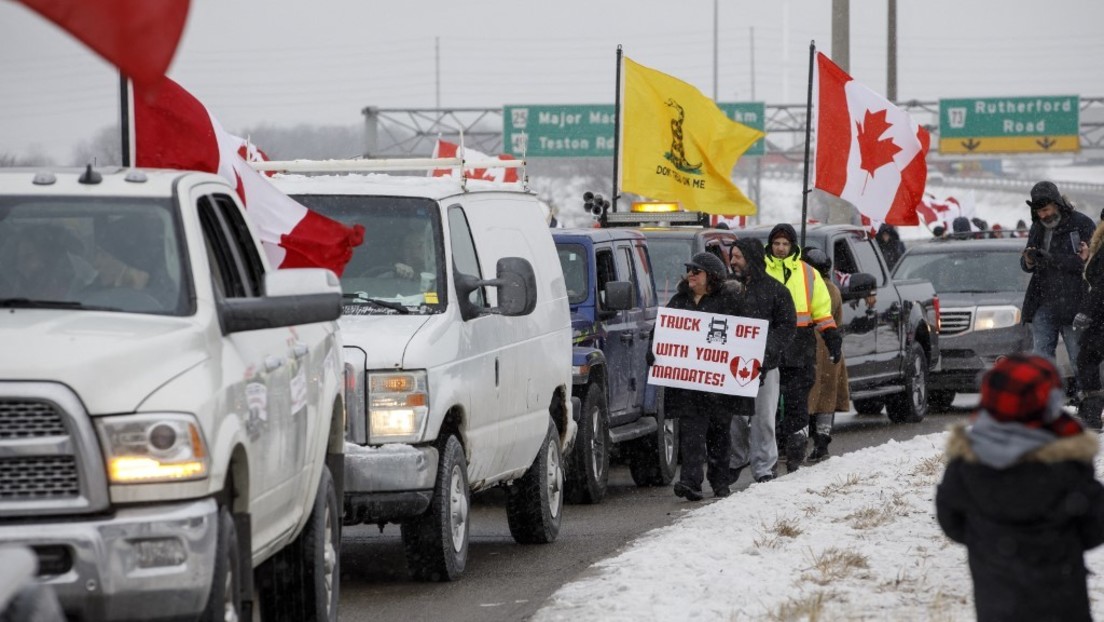 Kanadische Lkw-Fahrer blockieren Grenze zu USA – Provinzregierung schickt bewaffnete Polizisten
