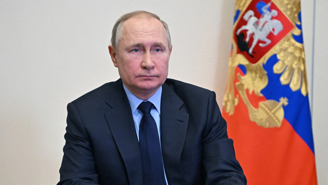 Wladimir Putin spricht bei außerordentlicher Sitzung des russischen Sicherheitsrates