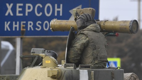 Live-Ticker zum Ukraine-Krieg: Russischer Vormarsch zum Dnjepr — militärische Lage unklar