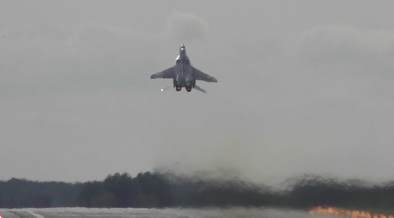 Power vertical: MiG-29 rockets skyward on takeoff (VIDEO)