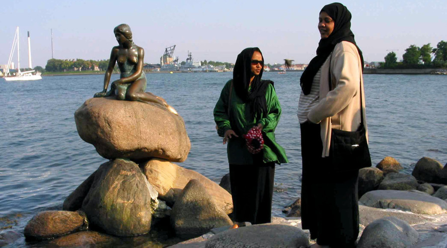 Denmark to run anti-refugee ads to dissuade asylum seekers