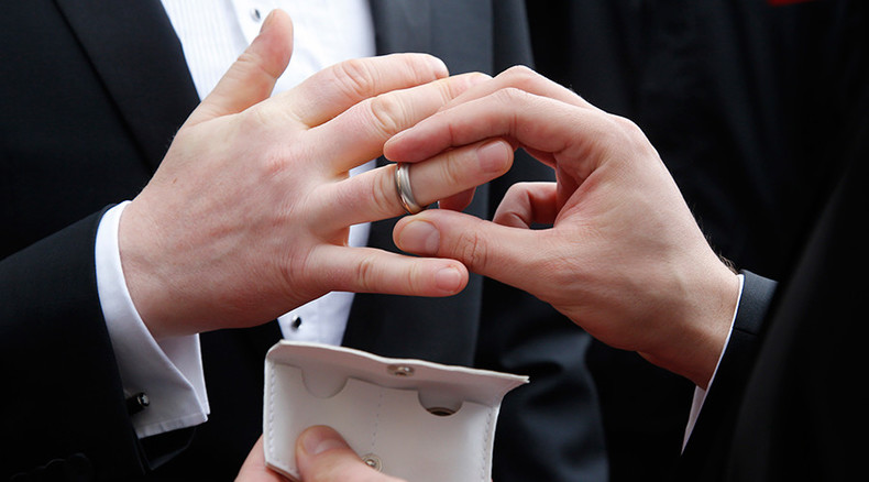 Kentucky Denies Gay Couple Right To Marry Despite Us