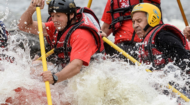 Russian Fm ‘rowing In Tune Lavrov Sports Paddling Skills In Extreme 0408