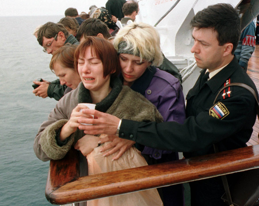 The day the Kursk sank 15 years on, Russia remembers one of worstever