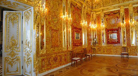 View of the Amber Room just before its opening after a complete
restoration in the Catherine Palace in St. Petersburg May 31, 2003. © Alexander Zemlianichenko