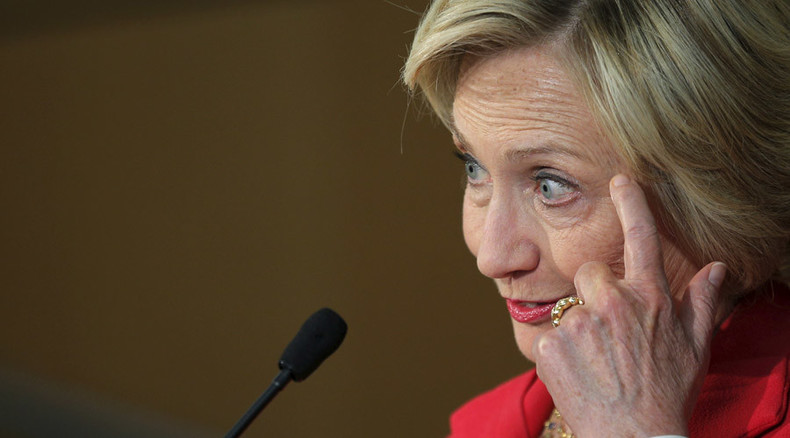 Hillary Clinton apologizes for using private email server