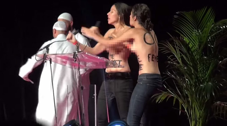 Topless FEMEN activists disrupt Muslim conference in France (VIDEO)