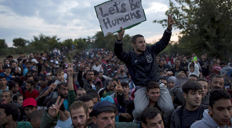 Politicians, pharma companies and media profit from refugee crisis - Udo Ulfkotte