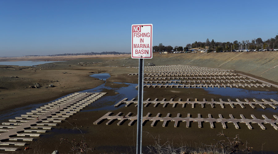 Startling viral video shows lake drying up in droughtridden California