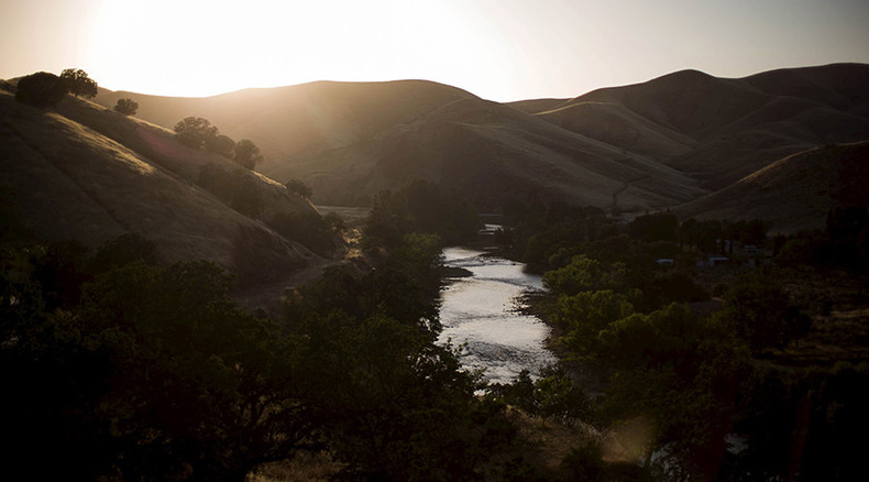 H2NO: US court blocks Obama admin’s water pollution rule nationwide