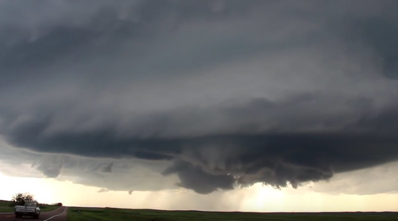 Impressive time-lapse of huge tornado in Colorado done by twister enthusiasts (VIDEO) 