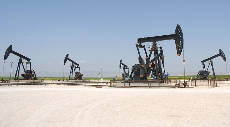 Saddam-style: ISIS oil exports worth $500m a year 'conducted through Turkey'