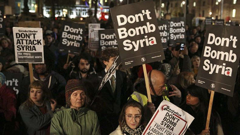 Cameron brands Corbyn ‘terrorist sympathizer’ for opposing Syria airstrikes