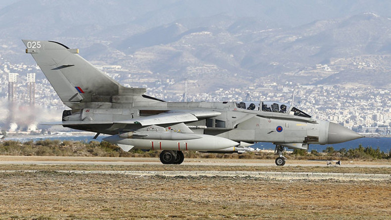 1st British airstrikes on oilfields deal ISIS ‘real blow’ – Fallon