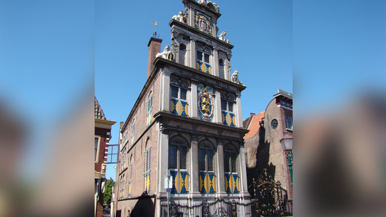 Ukrainian ultranationalists hold stolen Dutch paintings for ransom – museum