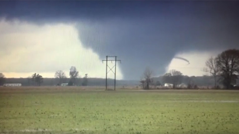 'Large & Extremely Dangerous:' 14 Dead After 21 Tornadoes Sweep Through ...