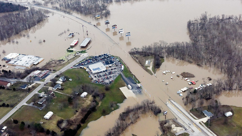 17mn people face flood threat as Missouri rivers reach record high ...