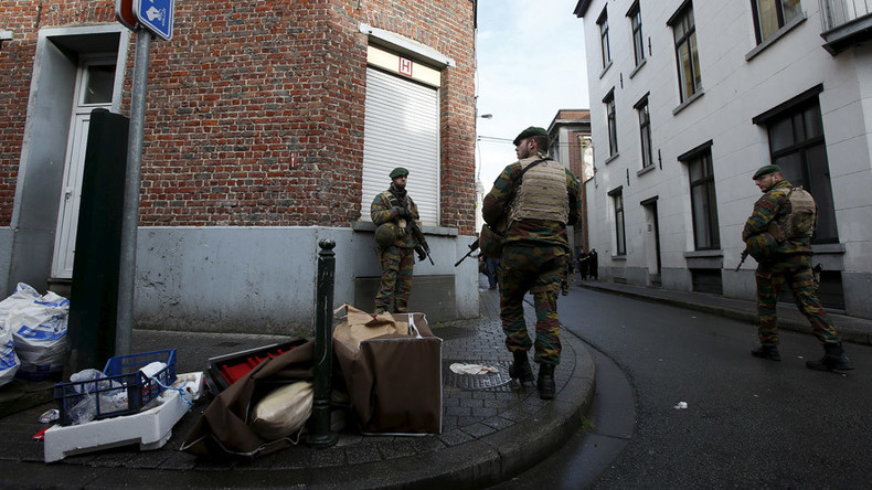 Explosives, fingerprint of Paris attacks suspect found in Brussels raid – Belgian prosecutors
