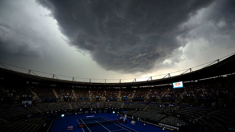 ‘Independence Day’ cloud: Storm engulfs Sydney landmarks
