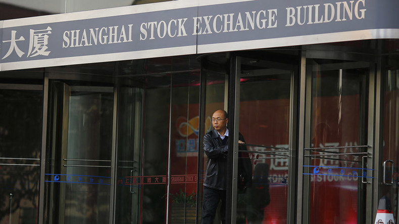 Chinese stocks tumble over capital outflow concerns