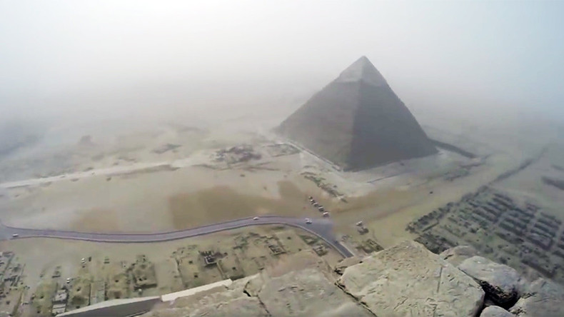 Pyramid scheme: German teenager climbs ancient Giza landmark – and films the whole thing (VIDEO)