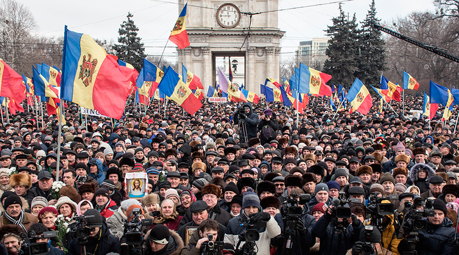 Over 15,000 March For 7 Hours In Moldova Demanding Snap Election (VIDEO ...