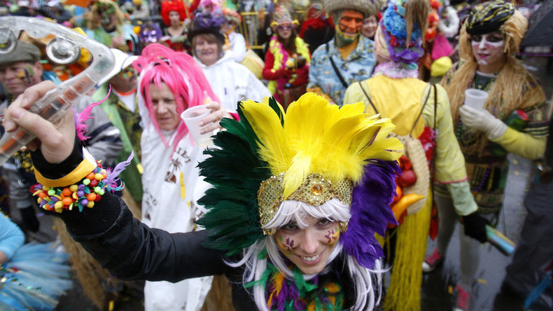 2 dead, 4 injured in Mississippi Mardi Gras parade shooting