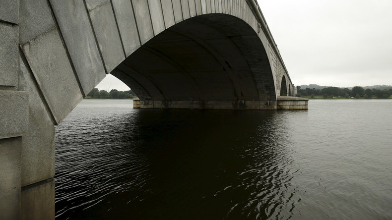 Coast Guard to use dye to investigate mysterious oil spill coating Potomac River