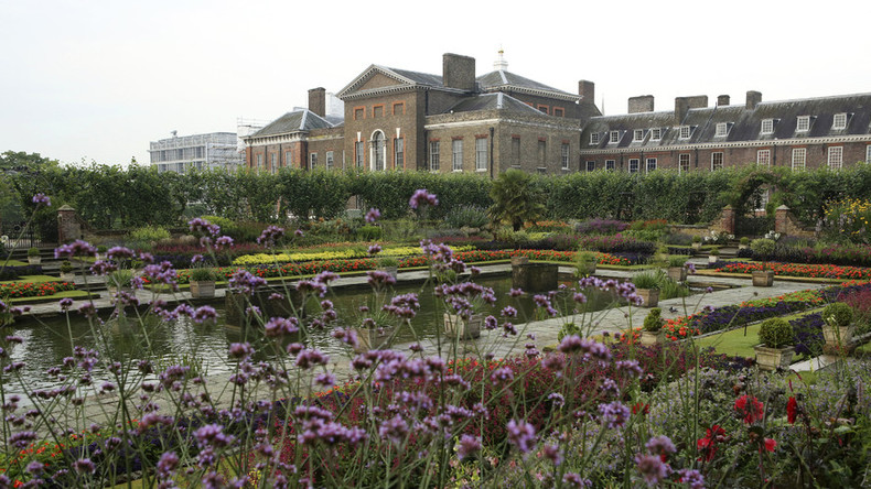 London man sets himself on fire outside Kensington Palace