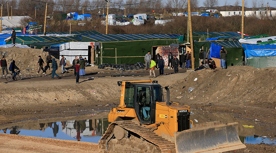 ‘Stop forced evictions!’ Protesters demand halt to Calais ‘Jungle’ demolition