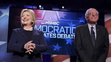 Democratic U.S. presidential candidates Hillary Clinton (L) and Bernie Sanders. © Carlo Allegri