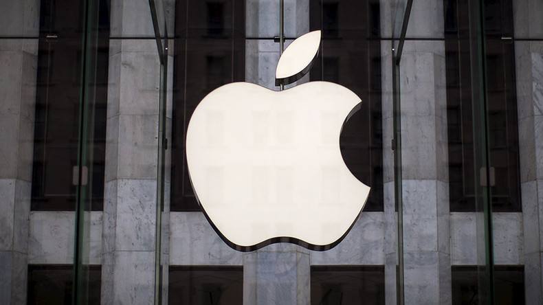 Apple’s top lawyer faces off with FBI chief at House hearing on encryption