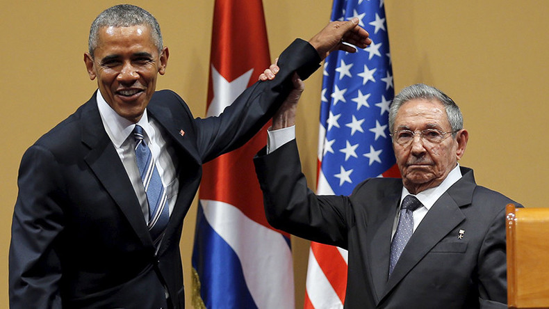 Image result for picture of failed hug Obama Raul Castro
