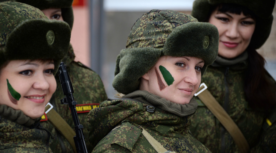 ‘Make-up…military-style’: Russian servicewomen compete in speed and strength (PHOTOS)
