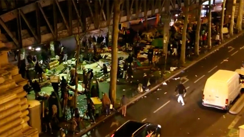 Brawl of Stalingrad: Fierce battle erupts at migrant camp under Paris metro station (VIDEO)