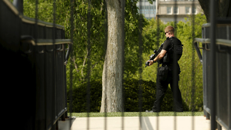 White House on lockdown for 2nd day in a row