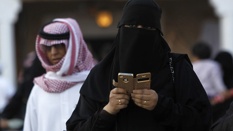 Saudi women face jail & flogging for checking husband’s phone unlawfully