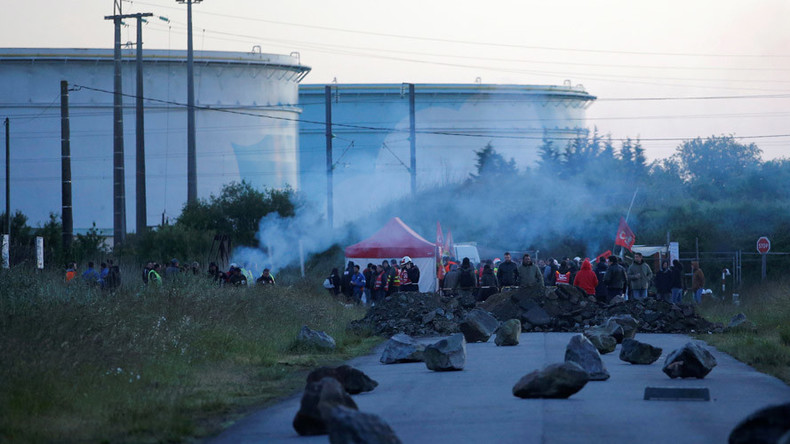 French fuel crisis: 1,600 gas stations running empty as workers strike, block supplies