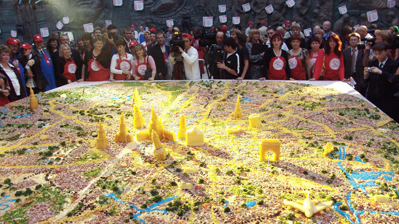 Monster meals: Gigantic sandwiches, mega pizzas & swimming-pool sized soups