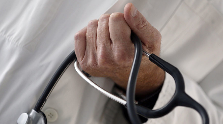 Medical ‘racket’: French doctor suspended for extorting migrants for money