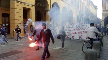 Italian police violently disperse anti-fascist protesters in Modena (VIDEO)