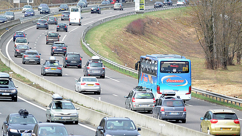 6 injured as gunman opens fire on tourist bus in France