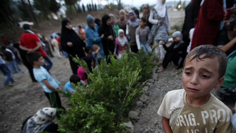 Horrific conditions in Australia’s refugee centers intended to scare off migrants – doctor