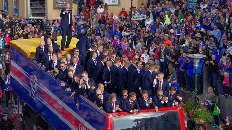 Ultimate Viking war chant: Iceland greets team that won Europe’s heart (VIDEO)