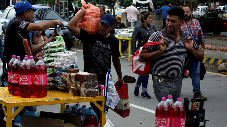 35,000 Venezuelans cross Colombian border to buy food, medicine