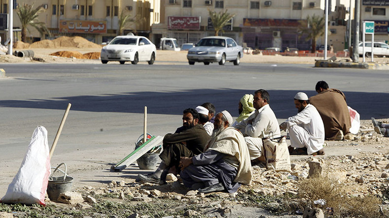 Thousands of foreign workers stranded in Saudi Arabia without food or water