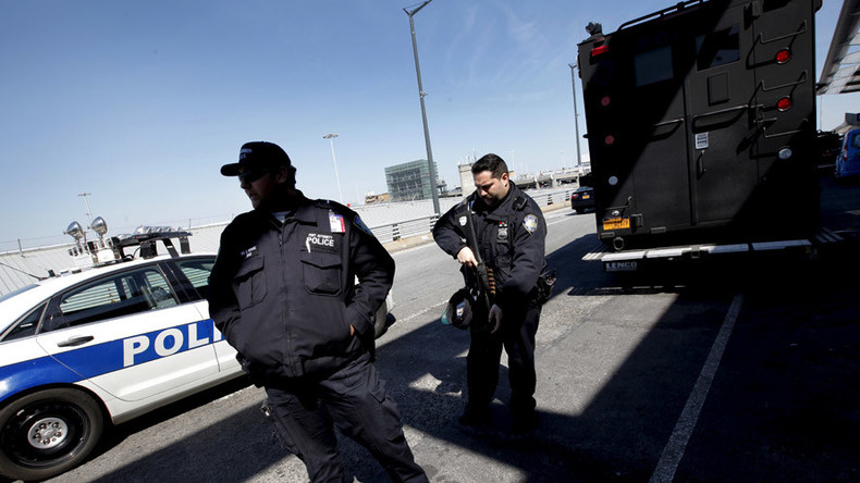 ‘We want cash’: Drug agents seize $209mn in random profiling of 5,200 travelers – report